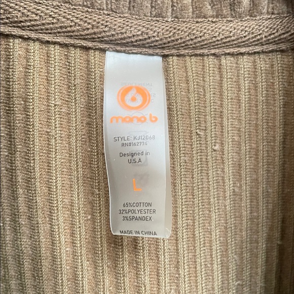 Women’s Jacket - Picture 2 of 6